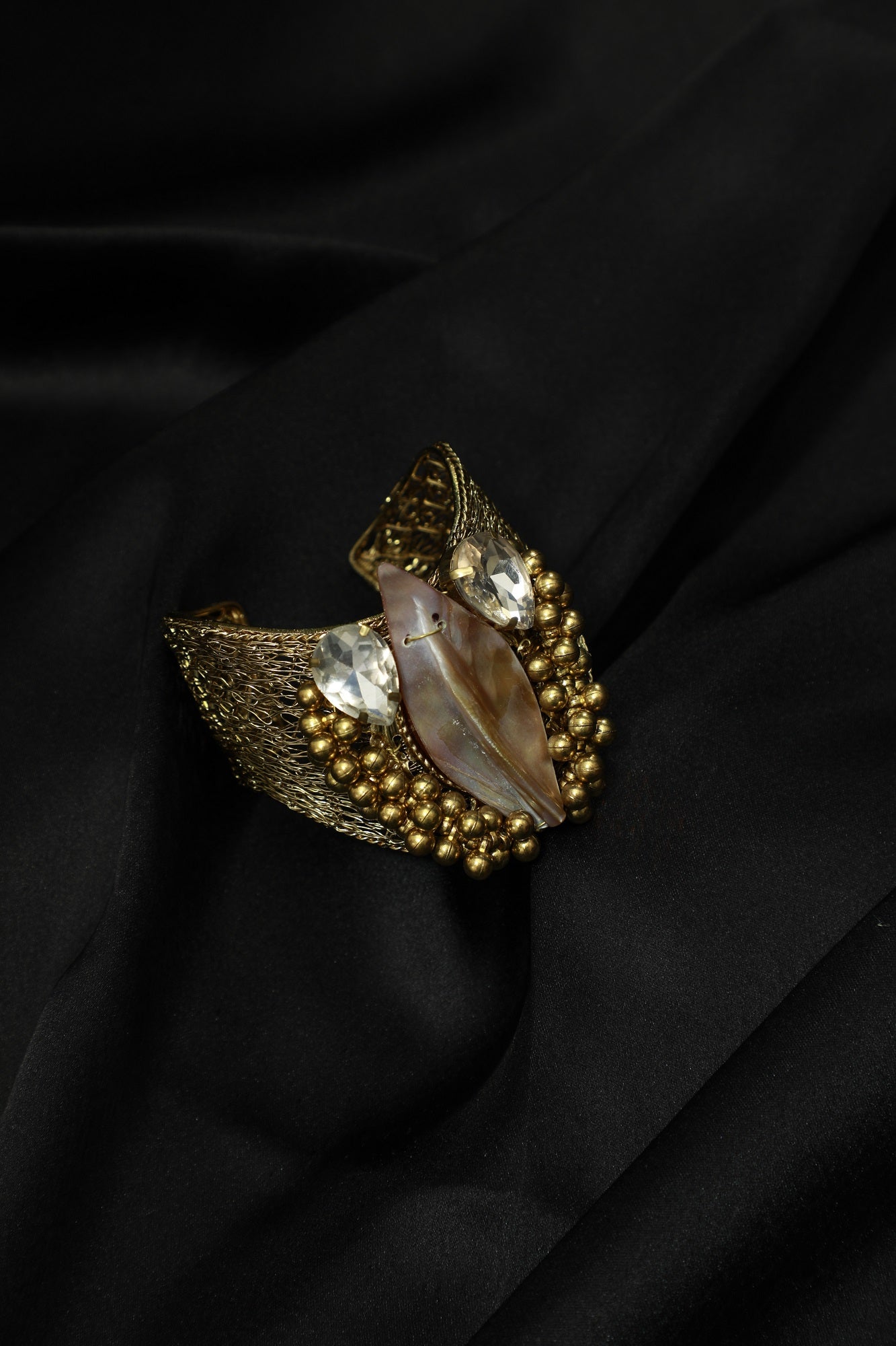 Crystal Leaf Pearl Kada