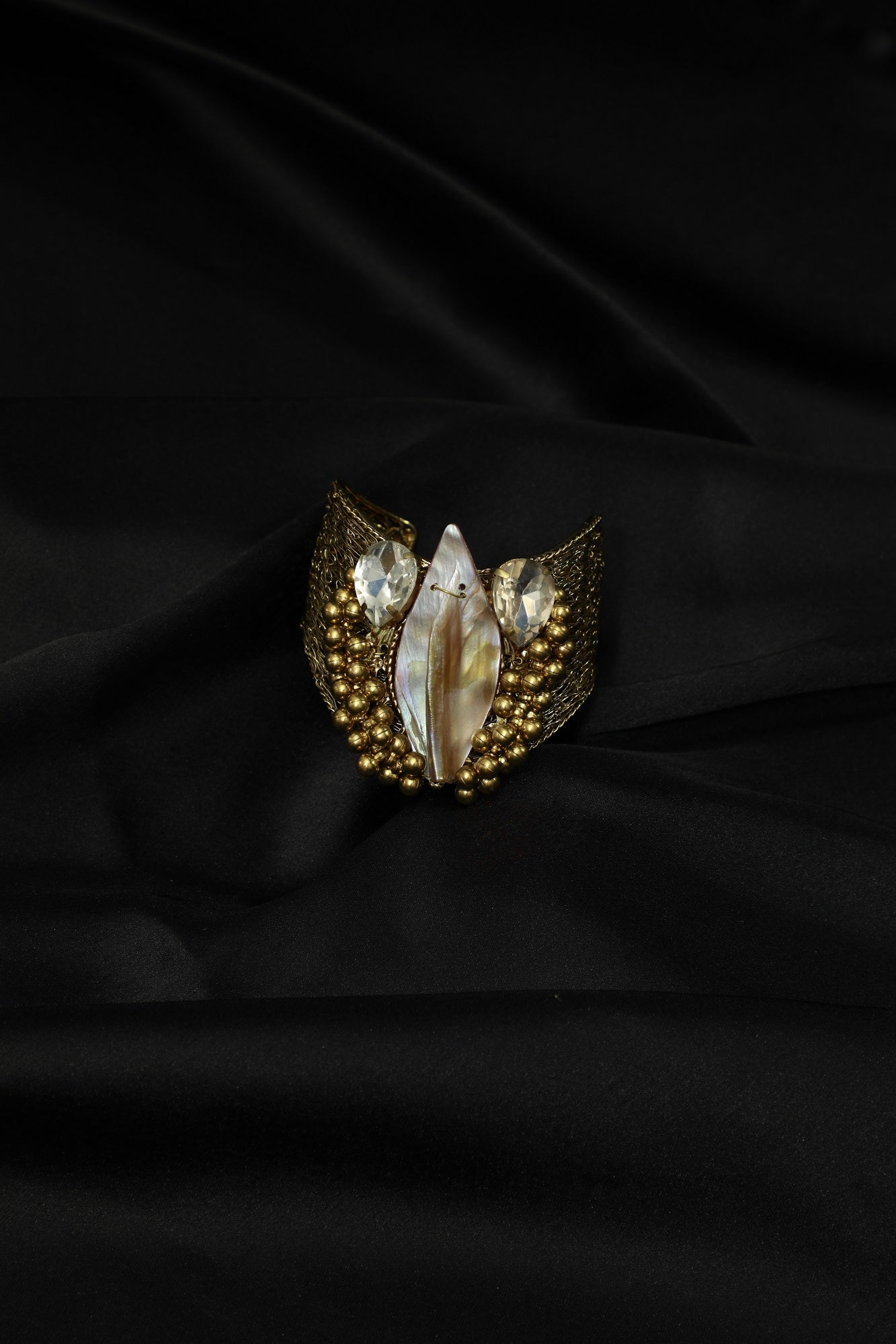 Crystal Leaf Pearl Kada