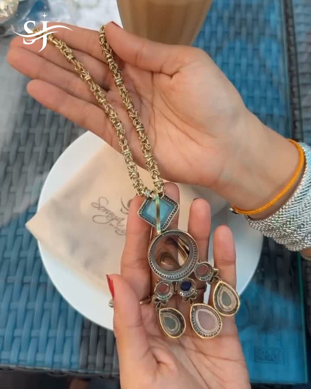 Multicolor Stone Pendant Necklace Set