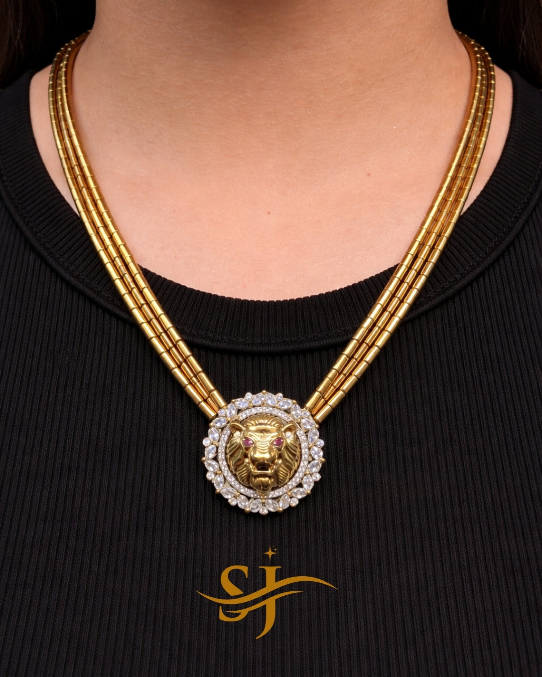 Royal Lion Pendant Neckpiece